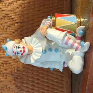 Vintage Doulton International "Carnival of Clowns " figurine